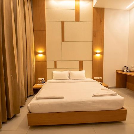 Rathna Residency - Near Us Consulate Hotel Chennai Eksteriør billede