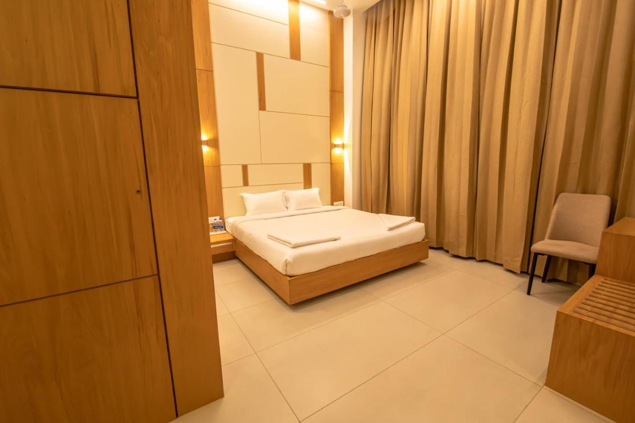 Rathna Residency - Near Us Consulate Hotel Chennai Eksteriør billede