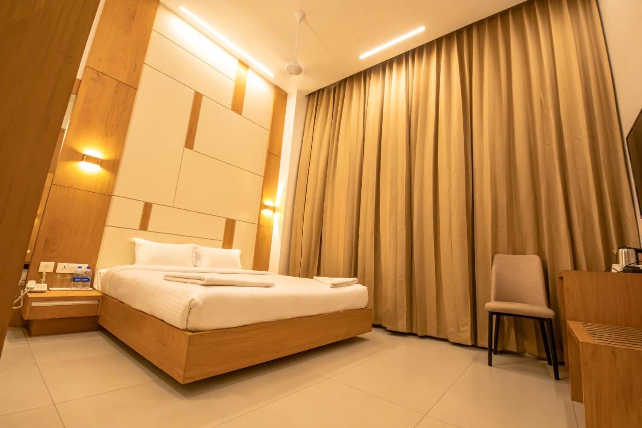 Rathna Residency - Near Us Consulate Hotel Chennai Eksteriør billede